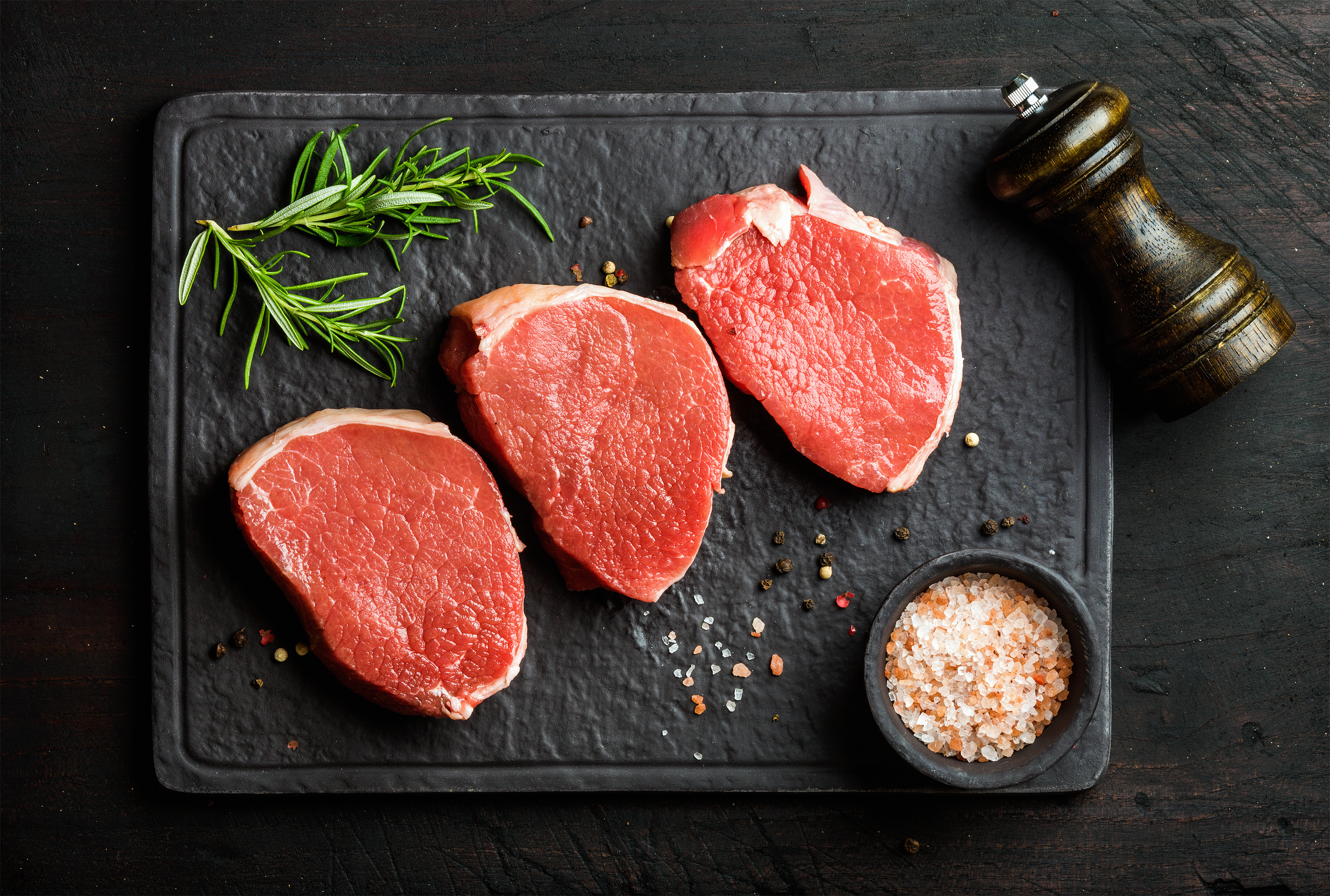 Inside round outlet marinating steak