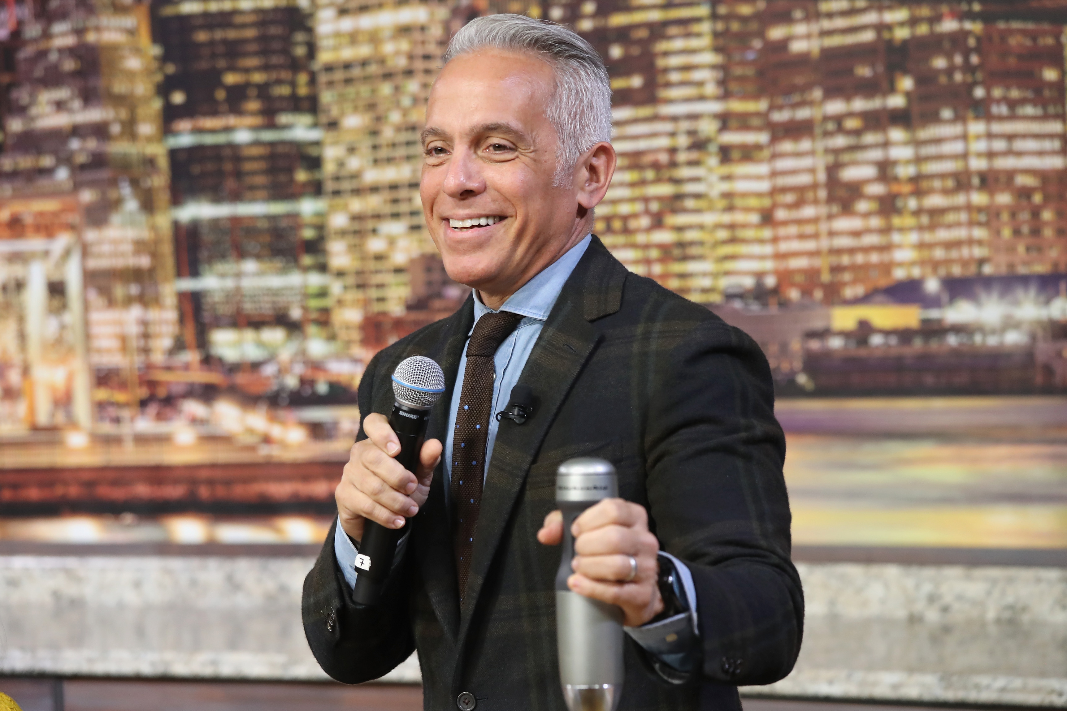 Iron Chef Geoffrey Zakarian and his daughters share 2 recipes the