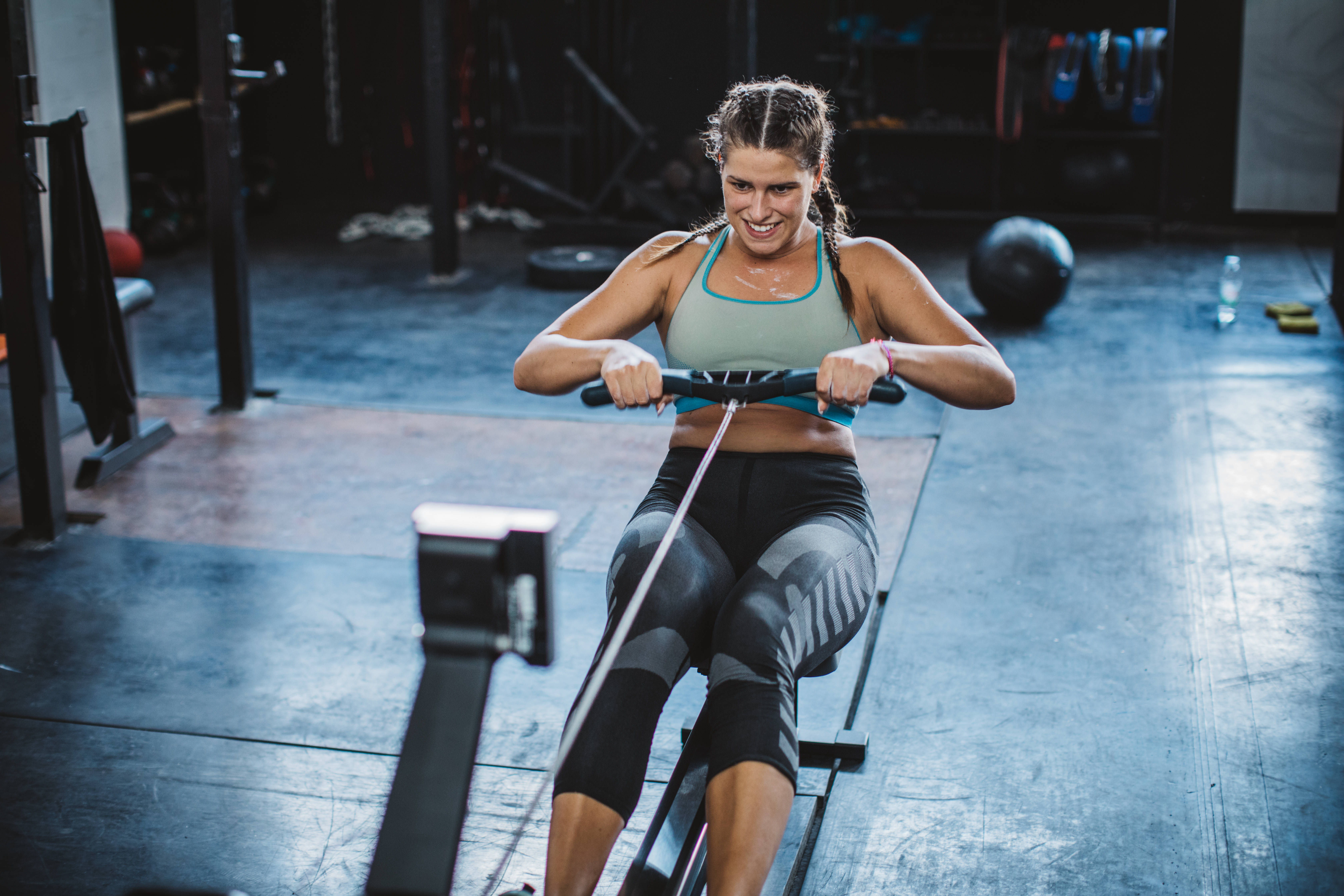 Does rowing slim waist?