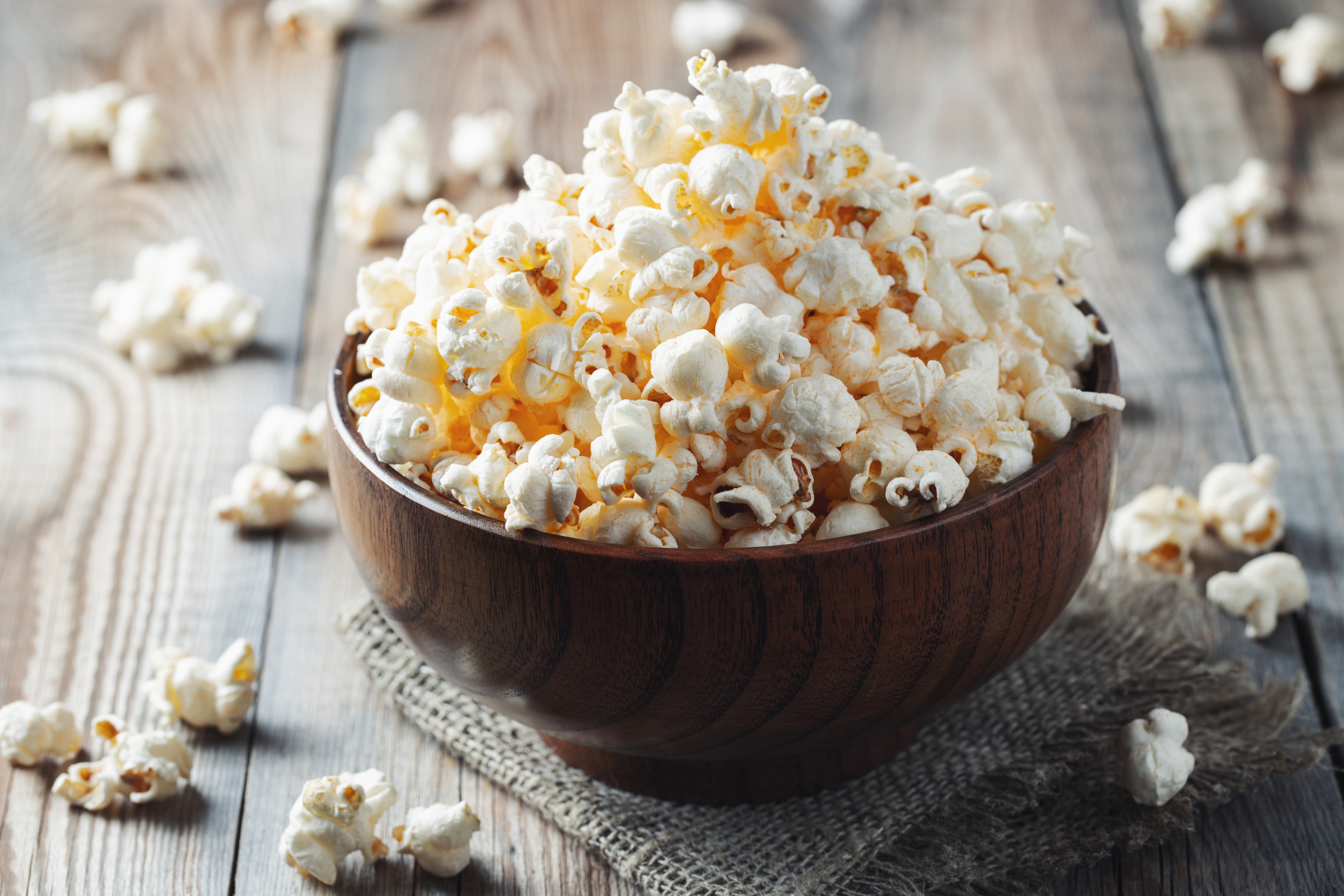 How to Make Healthy Air Popped Popcorn on the Stove