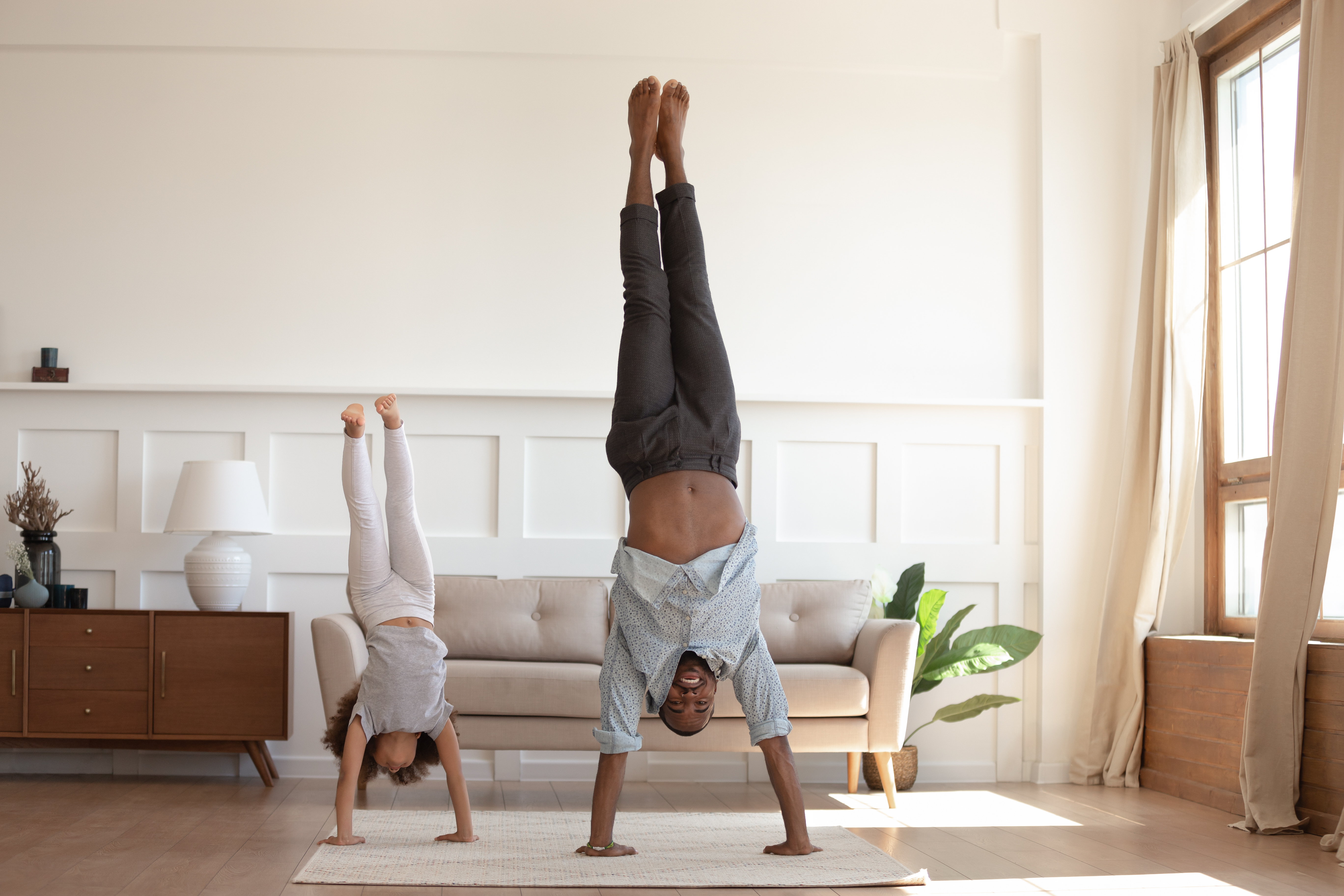 1,784 Likes, 21 Comments - 108k Followers ॐ Yoga Tips ॐ (@yogaalignment) on  Instagram: “ Adho mukha Vrksasana ↔ Dow… | Backbend yoga poses, Yoga  backbend, Yoga help