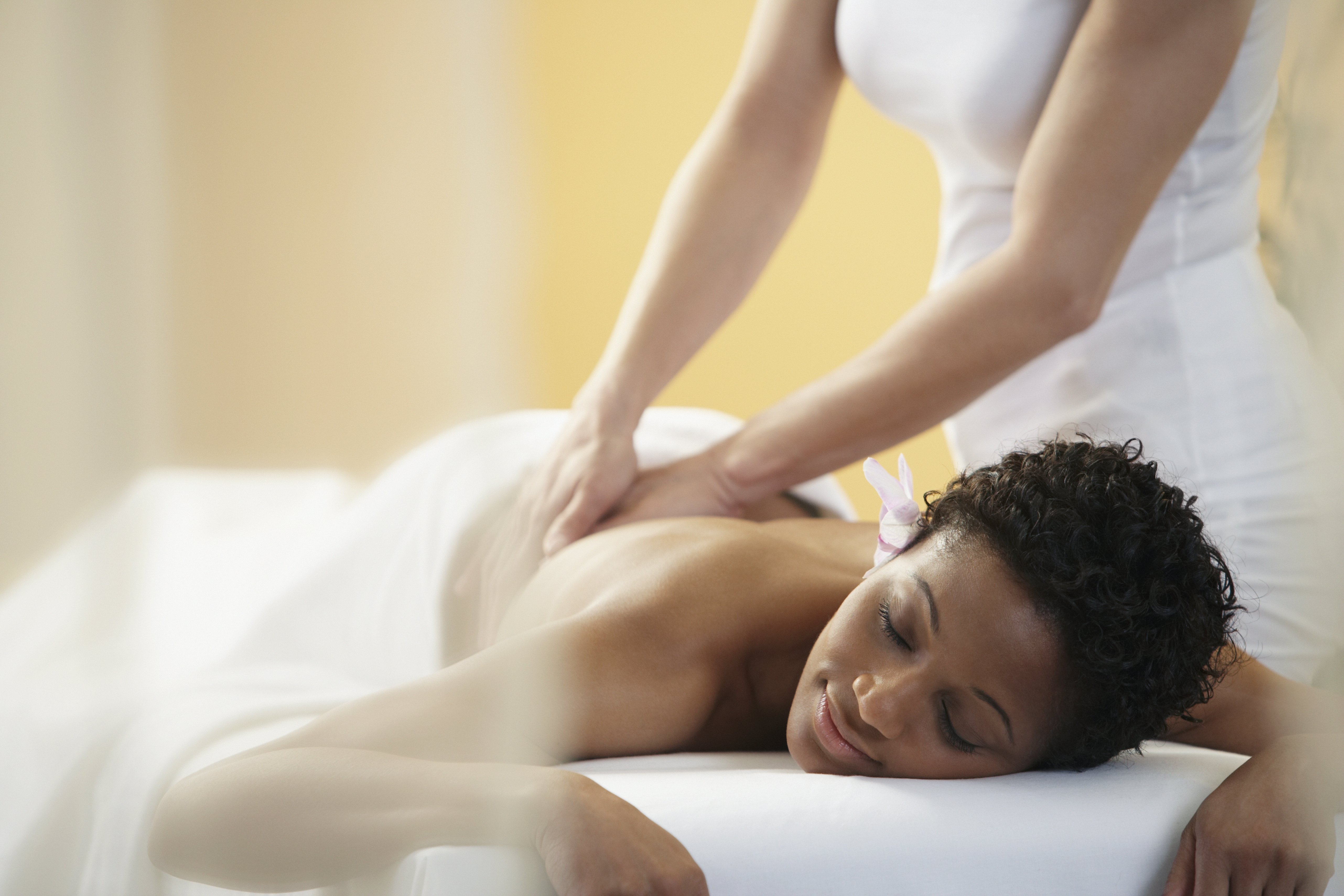 Deep tissue massage: Benefits, risks, and what to expect