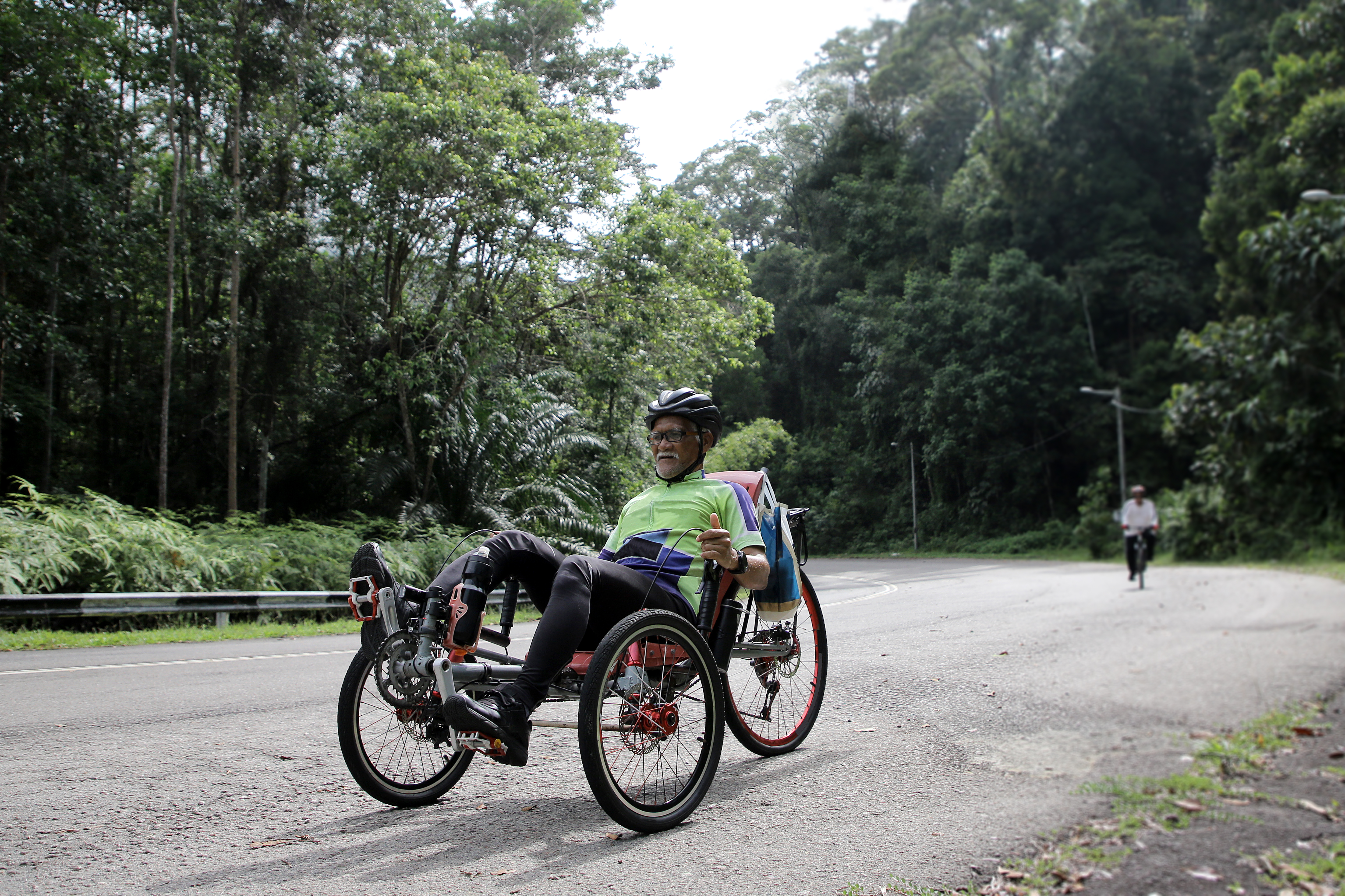 Recumbent deals bike road