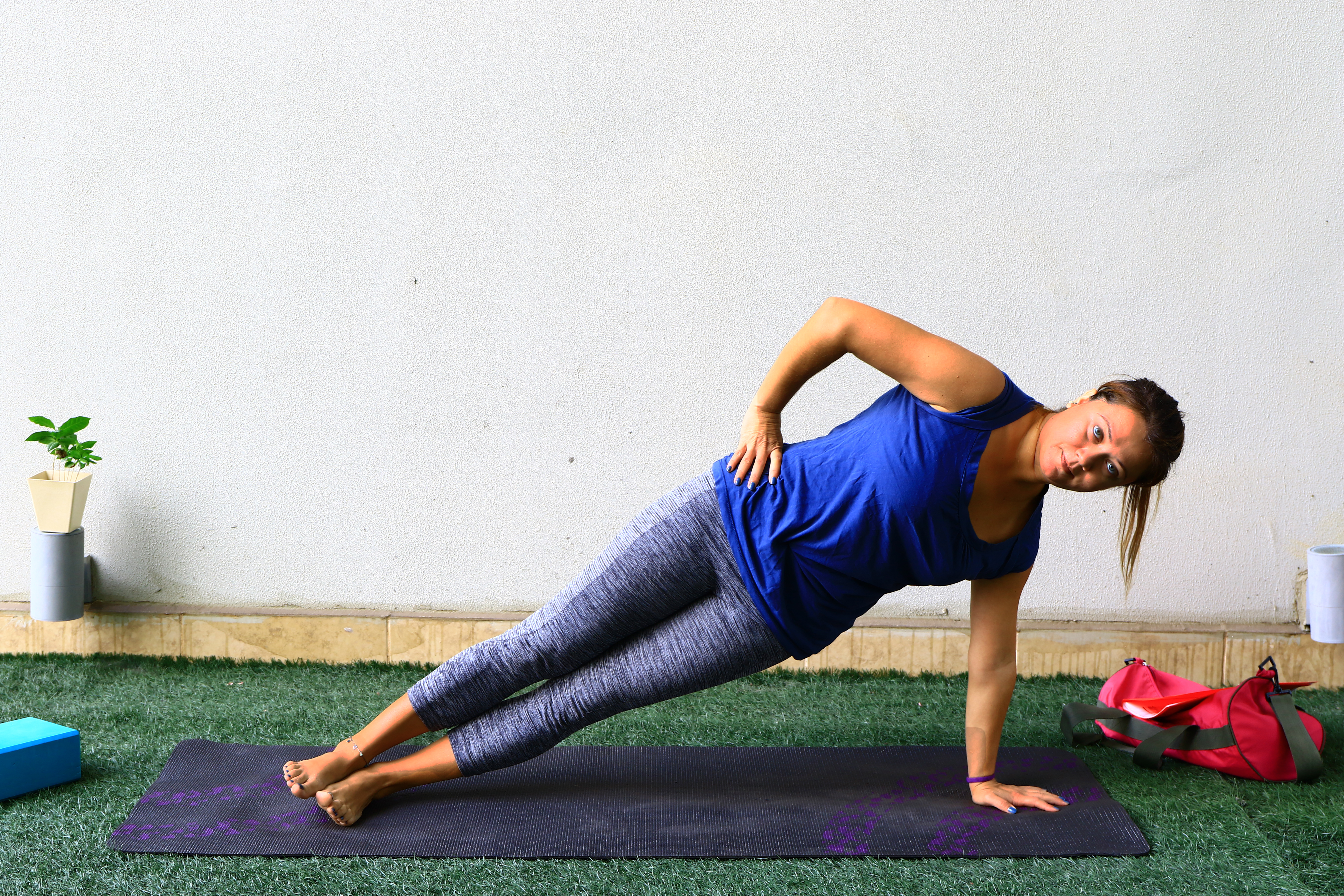 Side plank hold discount exercise