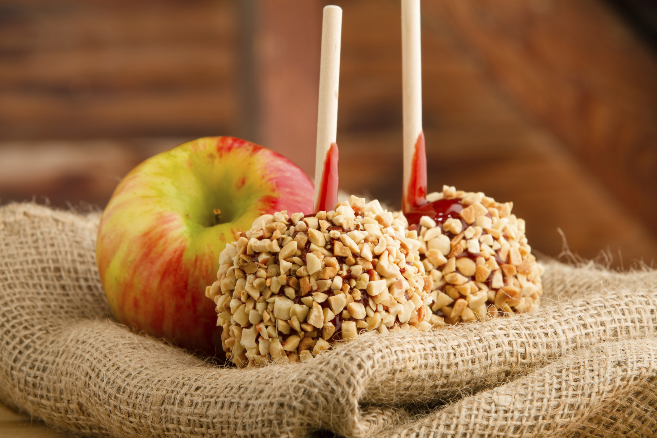 Calories in Caramel Apples | livestrong