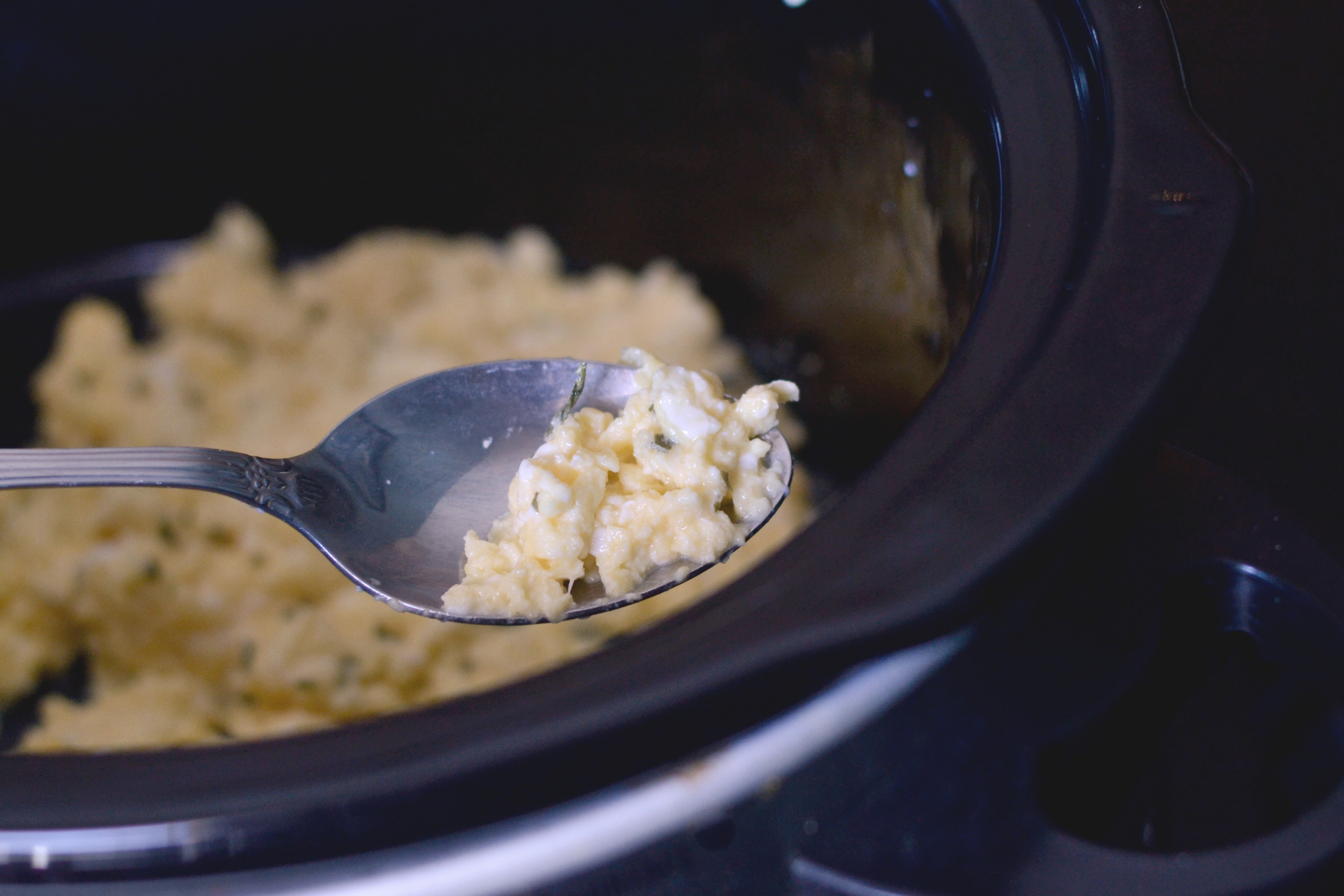 Slow Cooker Scrambled Eggs + VIDEO - Fit Slow Cooker Queen