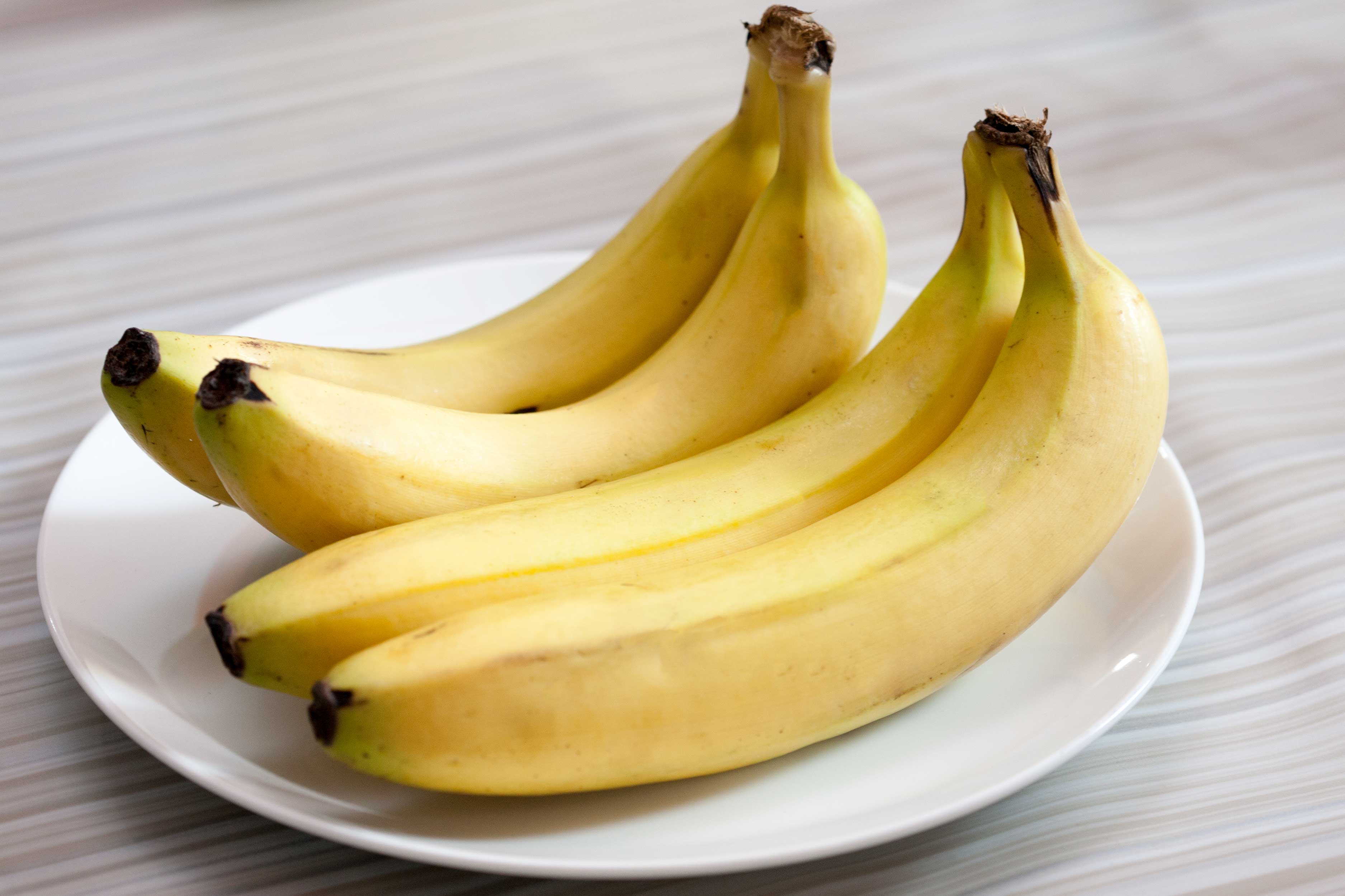 The Best Ways To Store Bananas - Prevent bananas from turning brown!