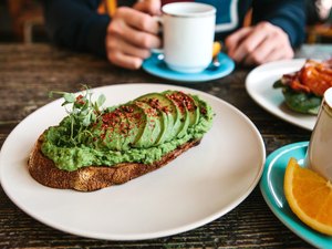 三明治或吐司前台avocado人会吃它喝咖啡或茶