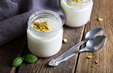 Date & Coconut Yogurt with Pistachios Satiating Yogurt Recipess