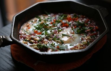 Shakshuka Bowl 3 Ways to Make Shakshuka