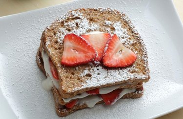 Healthy comfort food recipes Vegan French Toast With Strawberries and Cream
