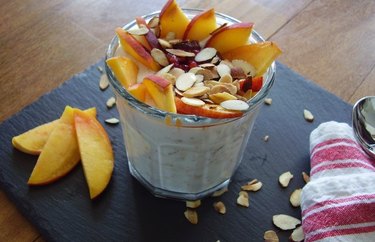 filling breakfast recipes Overnight Peach Melba Oatmeal