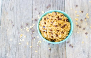 high protein hot oatmeal recipes Chocolate-Chip Cookie Dough Oatmeal