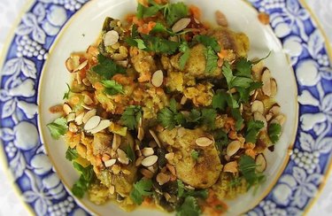 Curry Coconut Chicken, rote Linsen und Bok Choy