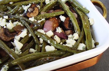 Roasted Green Beans, Mushrooms and Onion