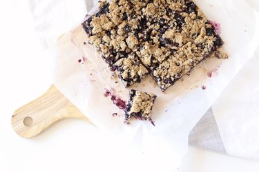 Blueberry Crumb Squares Baking Recipes That Don’t Require Baking Soda, Baking Powder or Yeast