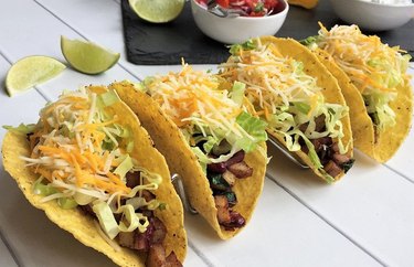 Crispy vegetarian tacos