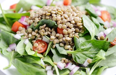 Lentil and Tomato Spinach Salad zinc-rich recipes