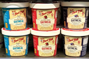 Bob’s Red Mill Gluten Free Classic Oatmeal Cup with Flax & Chia