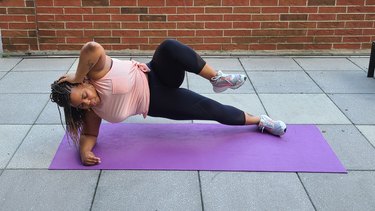 Move 3: Side Plank With Knee Crunch