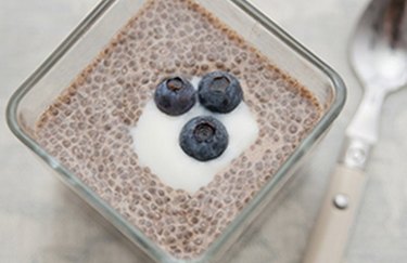 Chia and Quinoa Blueberry Breakfast Parfait