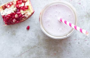 Coconut Pomegranate Smoothie healthy breakfast