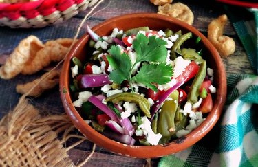 Mexican-inspired nopales salad recipe for keto diet