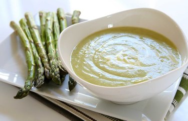 Slow Cooker Asparagus Soup vegetarian slow cooker recipes