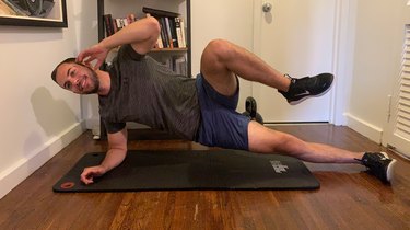 5. Side Plank Knee Crunch
