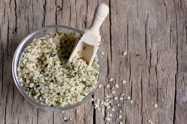 Shelled hemp seeds