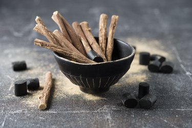 Licorice roots, licorice powder and licorice product