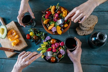 Eating mixed salads and drinking red wine, foods high in polyphenols