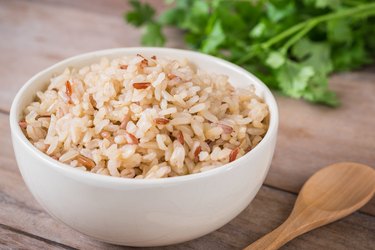 Carbohydrate-rich brown rice in bowl