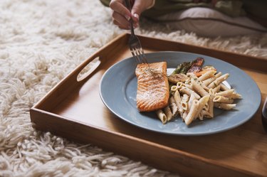 Salmon with pasta and vegetables