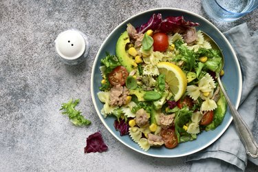 Pasta salad with tuna and vegetables