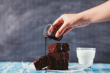 Egg substitute for brownies with chocolate sauce