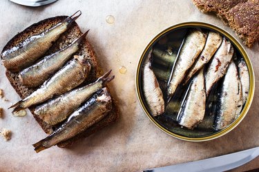Sandwich with sardines
