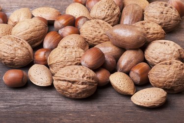 dried fruit mixed in shell