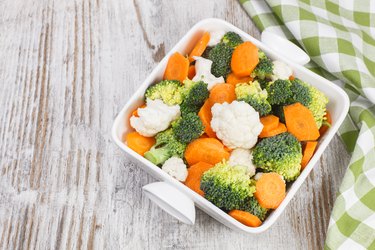 Toddler Naptime Mealprep: Stir fried broccoli, carrots and