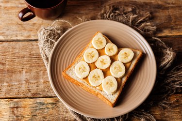 Peanut butter sandwich with fruits