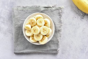 Banana slices in bowl