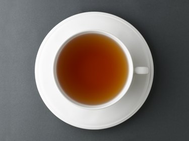 茶在杯