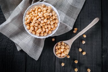 Chickpeas in bowl, top view