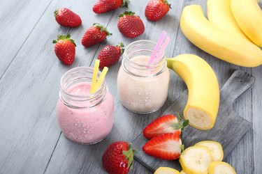 banana and strawberry smoothie