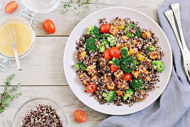 Quinoa salad with broccoli, sweet potatoes and tomatoes