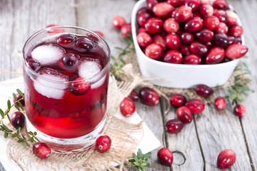 Fresh Cranberry Juice and Cranberries in a bowl