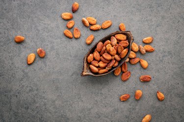 Is It Healthy to Eat Nuts Every Day? - Effects of Too Many Nuts