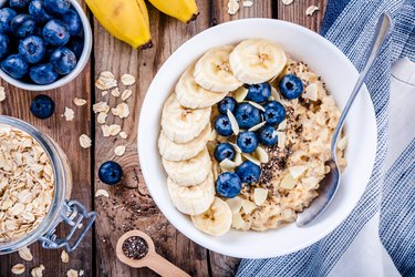 Breakfast: oatmeal with bananas, blueberries, chia seeds and almonds