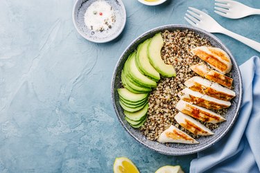 Bowl with quinoa, avocado and chicken