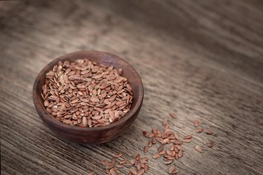 Do You Eat Flax Seeds Raw? | Livestrong